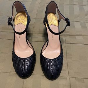 Cole Haan EUC Black colored size 8.5 heels.